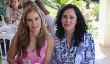  Lorena Quiroz y Alma de Hernández.