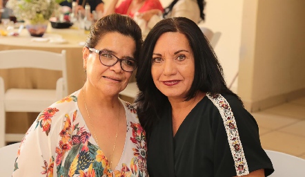  Paty Zárate y Becky Puente.