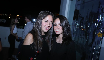  Ximena y Gabriela.
