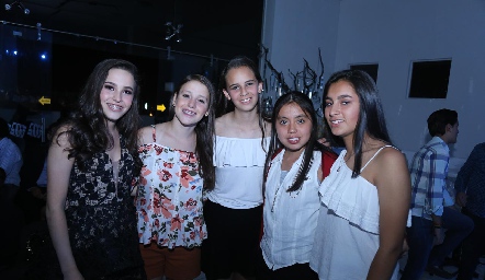  Sofía, Valeria, Natalia, María José y Sstefy.