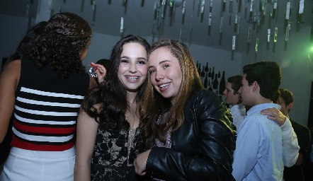  Sofía y Ana Isa.