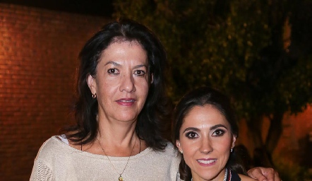  Sofía con su suegra, Tere Ramírez de Torres.