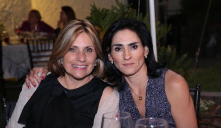  Tere Lastras y Janeth Ávalos.