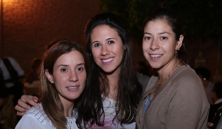  Marianelli Domínguez, Daniela Cruz y Ale González.