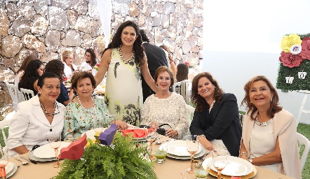  Carmen Gloria, Cube de Conde, Daniela Gutiérrez, Patricia Nieto, Luz María Reynoso y Lucía Estrada.