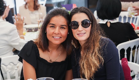  Lorena Torres y Lourdes Orozco.