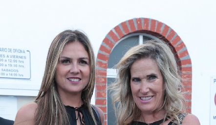 Bety Villegas y Claudia Quiroz.