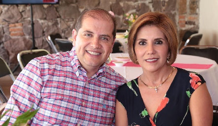  Humberto y Maricela Barragán.