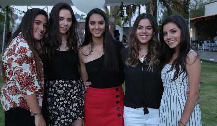  Andrea Nava, Michelle Machado, Andrea Tonche, Adriana Jaimes y Montse Esparza.