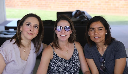  Nuria Ejarque, Cecilia Limón y Lorena Torres.