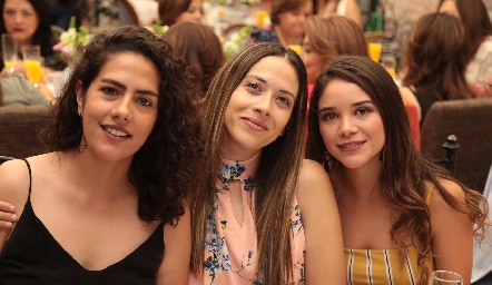  Inés Moreno, Marcela Moreno y Karla Villalpando.