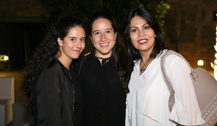  Montse Nava, Fernanda Nava y Lupita López .