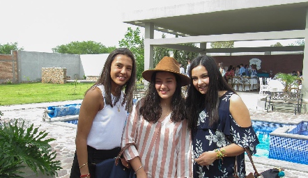 Viviana Martínez, Arantza Carrillo y Paola Humara.
