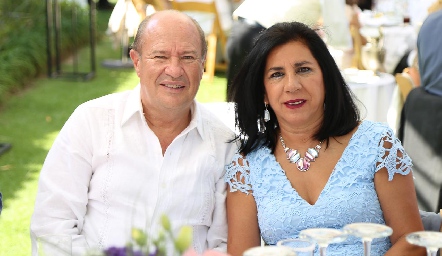  Manuel Villar y Gladys Farías.