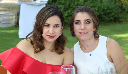  Daniela Balderas y Ceci González.