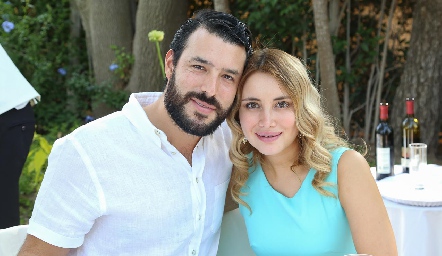 Adrián González y Sofía Saucedo.