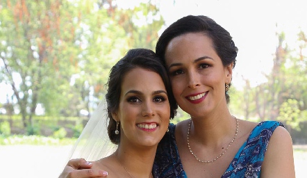  María Gutiérrez con su hermana Sofía Gutiérrez.