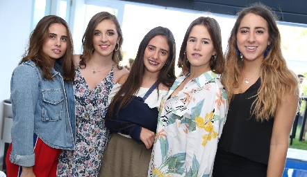  Nuria Alcalde, Pau Martínez, Alejandra Ascanio, Montse Barral y Diana Olvera.