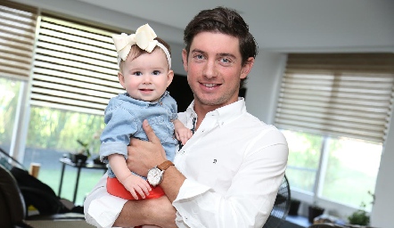  Diego Cerecedo con su sobrina Almudena.
