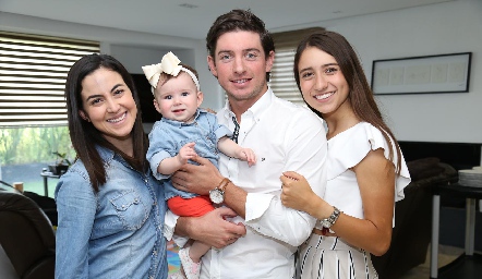  Pili Hernández, Almudena, Diego y Priscila Cerecedo.