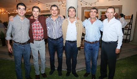  César, Abraham, Javier, Rafael y Horacio Tobías con su cuñado Alejandro Pérez.