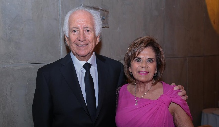   Marcelo de los Santos y Guillermina Anaya de de los Santos.