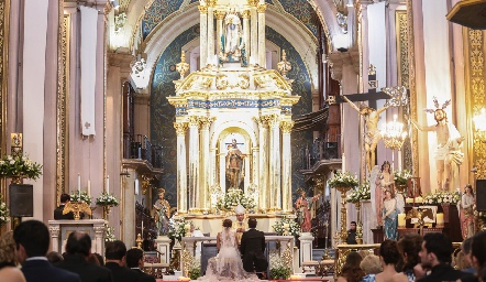  La boda de Paola y Toño fue en la Catedral.