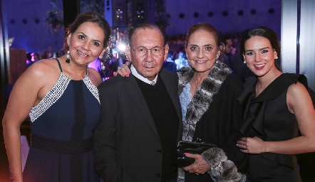 Toyita, Rafael, Toyita y Sandra Villalobos.
