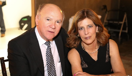  Víctor Guzmán y Sandra Martínez .