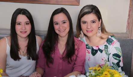  Ana Muñoz, Sofía Muñoz y Fernanda Carrillo.