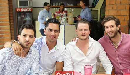  Arturo Hernández, Gerardo González, Pepe Lalo Perogordo y Andrés Torres.