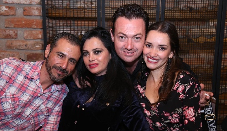  Efrén Romo, Lizeth Artolózaga, Ulises Artolózaga y Paloma González.