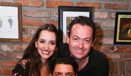  Paloma González, Ulises Artolózaga y Paco Valadés.
