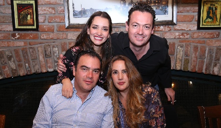  Paloma González, Ulises Artolózaga, Jesús Fernández y Cristina Ortiz.