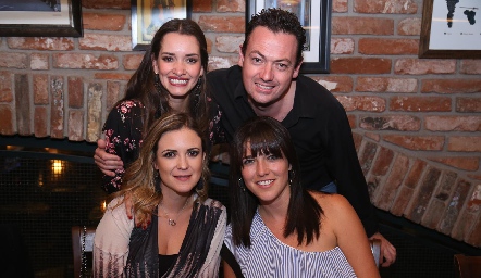  Paloma González, Ulises Artolózaga, Sandra Pérez y Mónica Moreno.