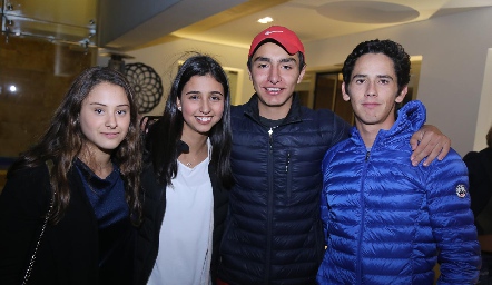  Alexia Revuelta, Paulina Oliva, Pablo Rodríguez y Fer Santibáñez.