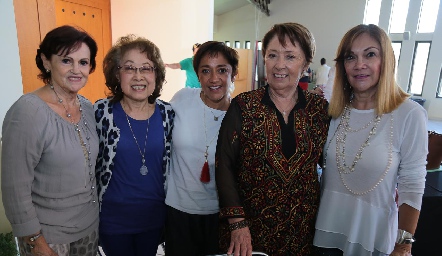  Alicia Villalba, Teresa Morán, Marilú Lira, María Luisa de Lira y María Rosa Lara.