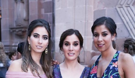  Lore Andrés, María Domínguez y Alejandra González.