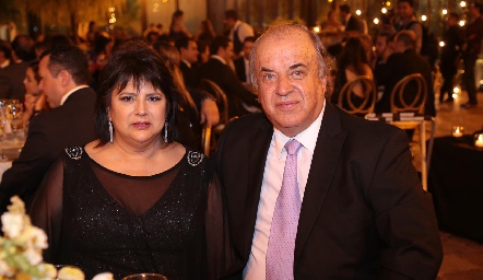  Alma Flores y Jesús Espinosa.