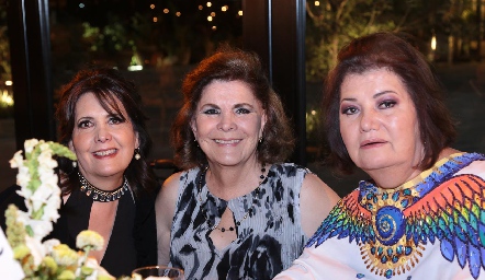  María de Lourdes Ramírez, Rosa María Díez Gutiérrez y Marcela Ramírez.