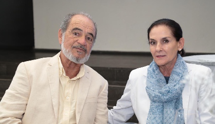  Alejandro Nava y María del Carmen Mejía.