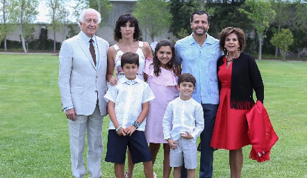  Familia de los Santos.