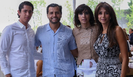  Diego, Carlos, Marisol y Cecilia de los Santos.