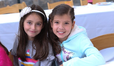  Paula y Alexa.