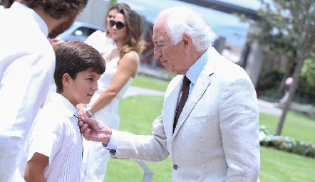  Carlos y su abuelo Marcelo de los Santos.