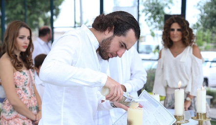 Marcelo compartiendo la Luz de Cristo.