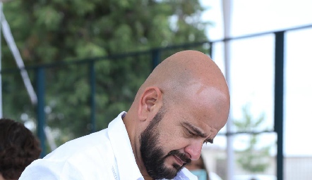  Paco Hinojosa compartiendo la Luz de Cristo.