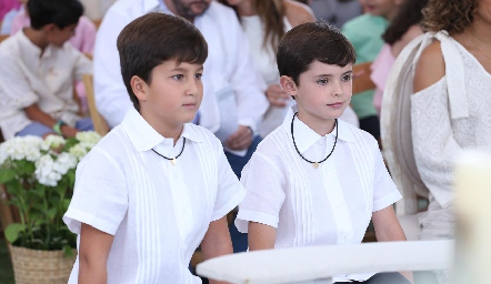  Carlos y Gabriel.