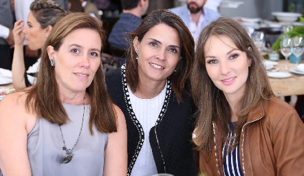  Mara Zermeño, Fernanda Félix y Ale López.