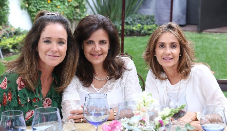  Claudia Toledo, Patricia Silos y Mónica Gaviño.